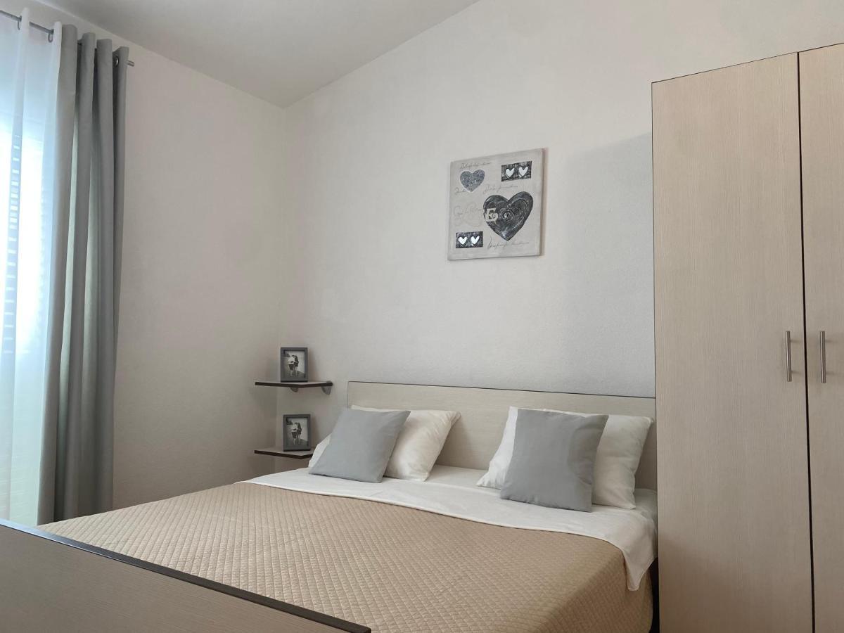 Apartments Lolo Privlaka  Εξωτερικό φωτογραφία