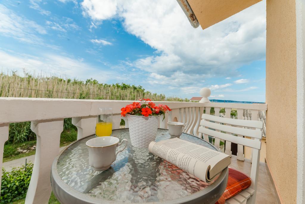 Apartments Lolo Privlaka  Εξωτερικό φωτογραφία